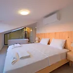 Ion Indoor Heated Pool, Sauna, Jacuzzi, Underfloor Heating System 빌라