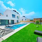 빌라 Ion Indoor Heated Pool, Sauna, Jacuzzi, Underfloor Heating System *