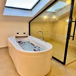 Ion Indoor Heated Pool, Sauna, Jacuzzi, Underfloor Heating System 빌라