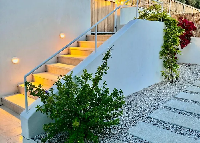 Вилла Ion Indoor Heated Pool, Sauna, Jacuzzi, Underfloor Heating System *