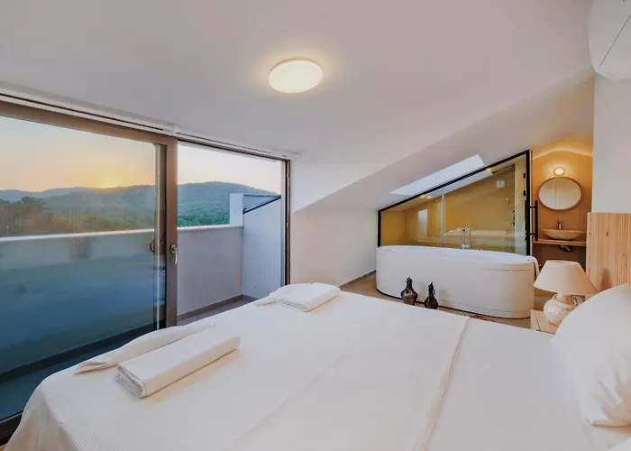 Ion Indoor Heated Pool, Sauna, Jacuzzi, Underfloor Heating System *